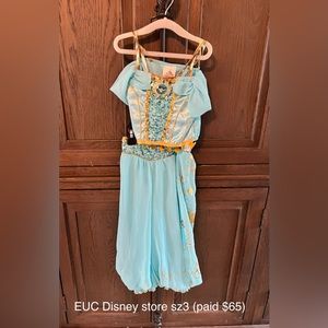 LIKE NEW! Disney store Jasmine costume sz 3